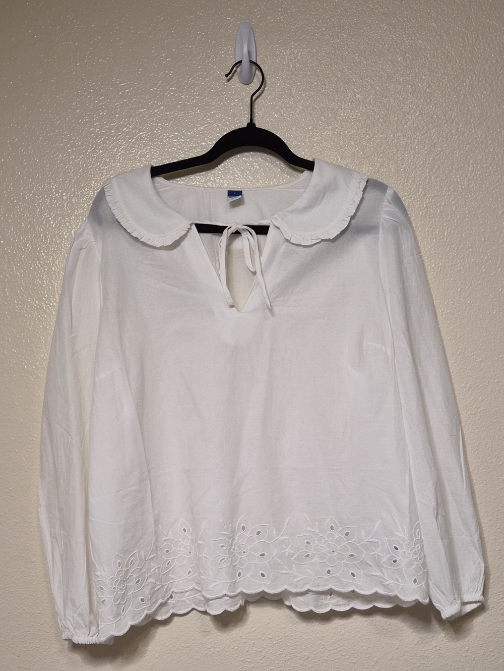 Women’s White Peasant Blouse with Peter Pan Collar- NWOT